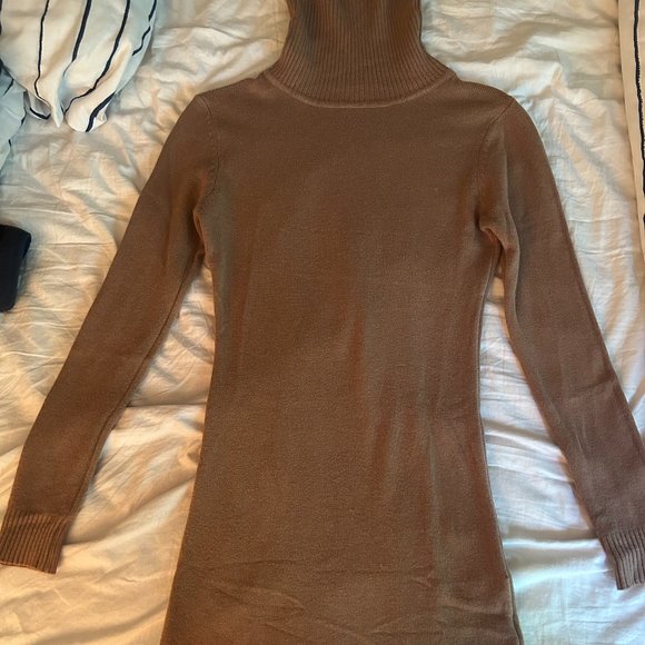 Dress - Picture 1 of 3